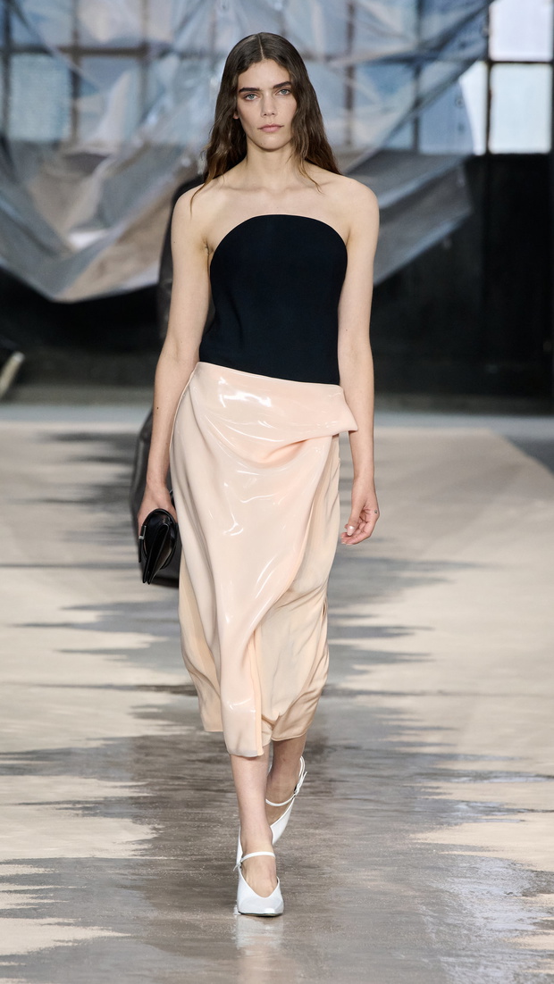 BOSS_Spring_Summer_26_Fashion_Show_RUNWAY_063_9x16__image-mid-res