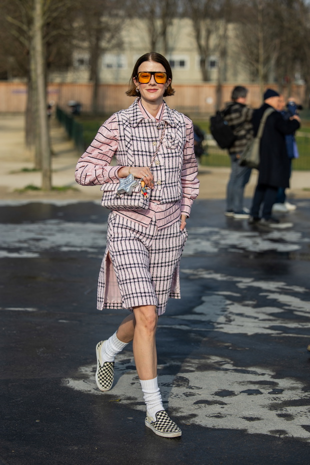 Street Style - Paris Fashion Week - Womenswear Fall/Winter 2025/2026 - Day Nine