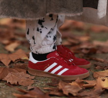 Model Adidas Gazelle z futerkiem to najbardziej cozy senakersy na jesień