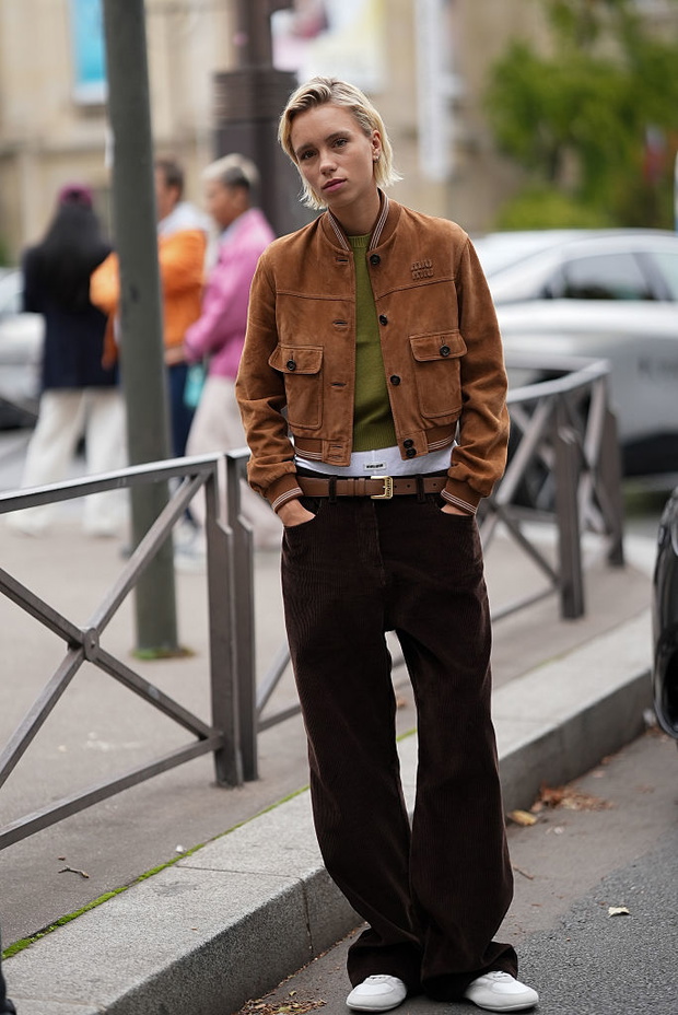 „Suede jacket” w kolorze café au lait – najmodniejsza kurtka jesieni 2025