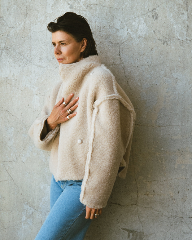 „Teddy Cloud Jacket” – hitowa kurtka polskich it-girls jesieni 2025