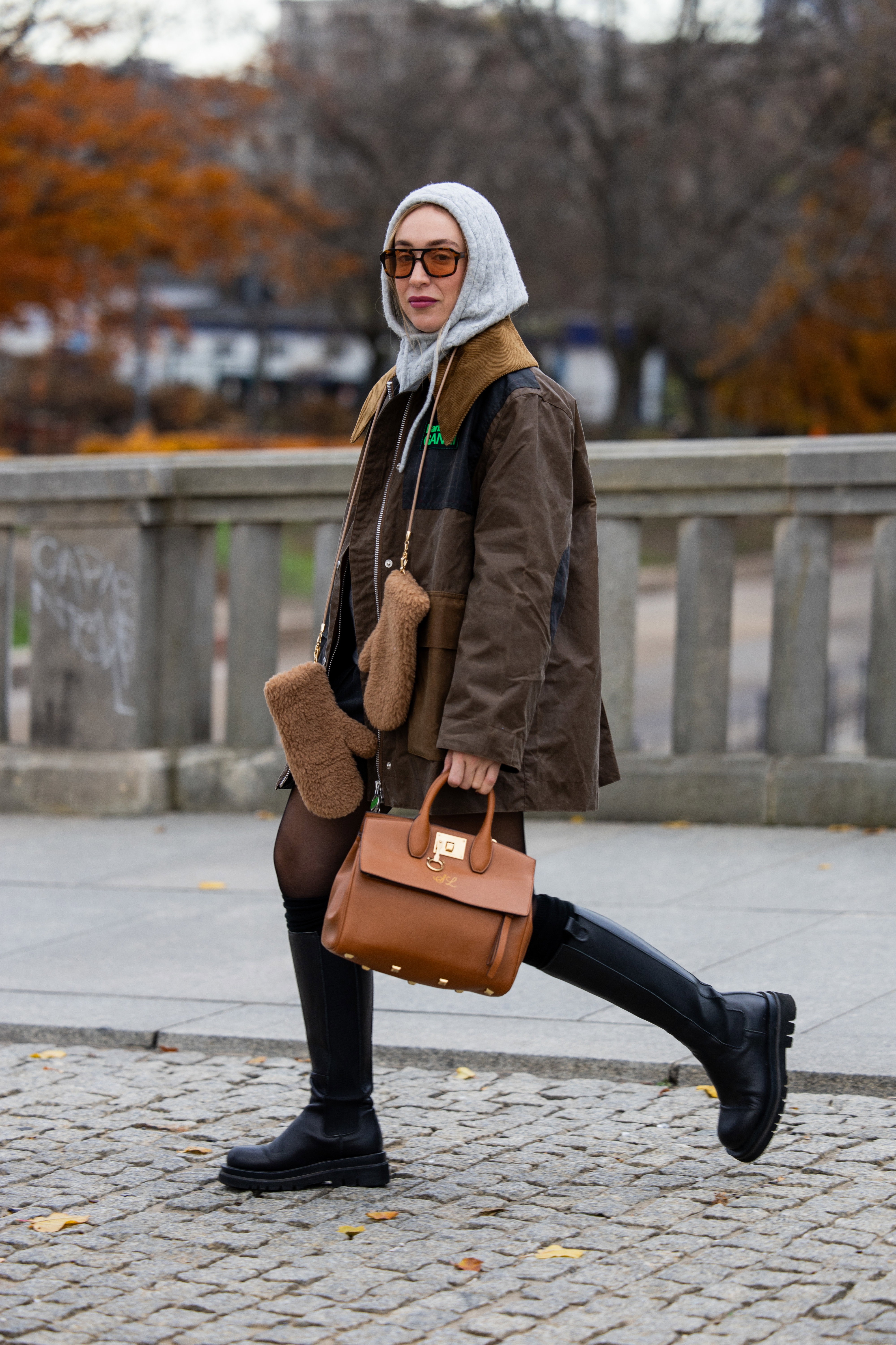 Sweter z moherem Reserved „olive green” – elegancja w stylu Celine