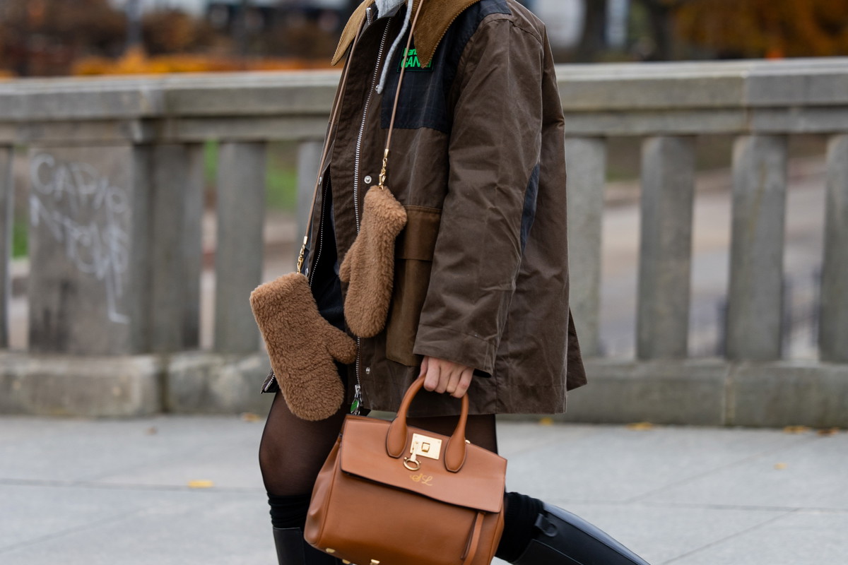 Sweter z moherem Reserved „olive green” – elegancja w stylu Celine