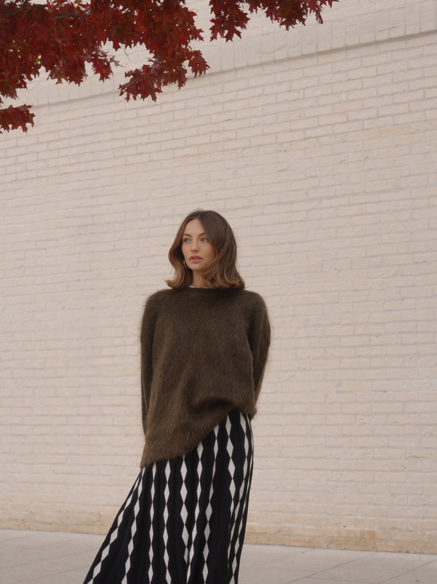 Sweter z moherem Reserved „olive green” – elegancja w stylu Celine