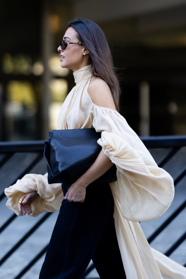 Street Style - Paris Fashion Week - Womenswear Spring Summer 2026 - Day Nine