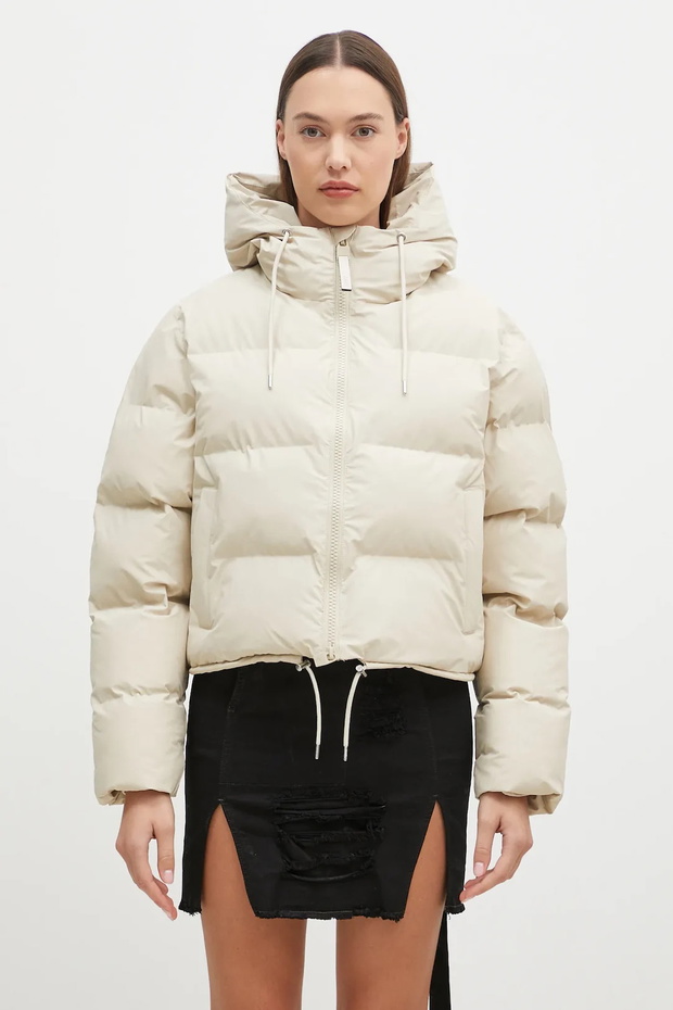 „Cream cocoon knit” z H&amp;M – oversize’owy sweter w stylu comfort chic