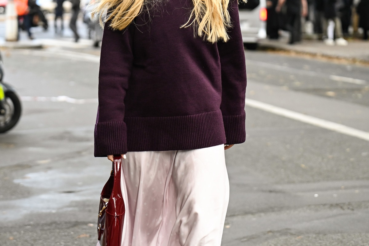 „Plum Majesty Sweater” z H&M – modny sweter w kolorze sezonu