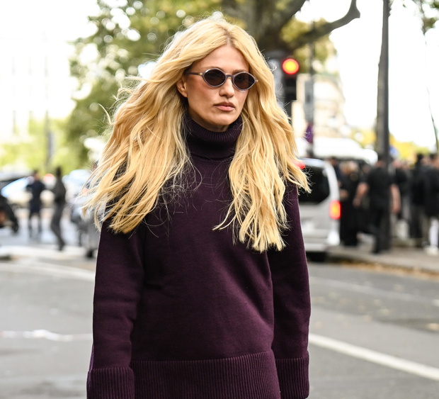 „Plum Majesty Sweater” z H&M – modny sweter w kolorze sezonu