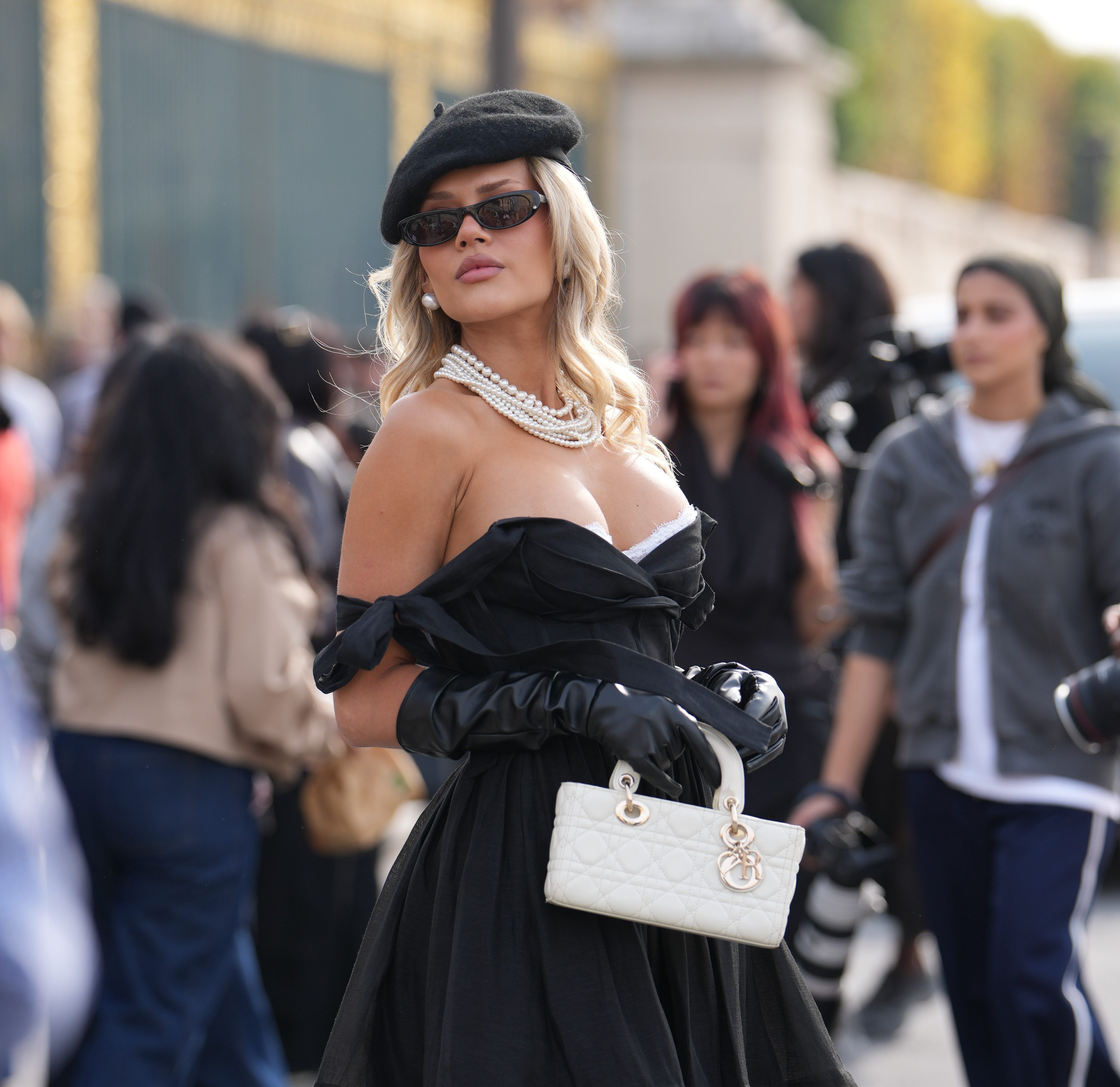 Street Style - Paris Fashion Week - Womenswear Spring Summer 2026 - Day Two