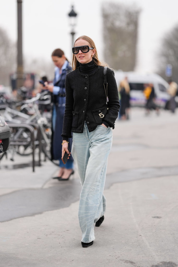 „Arctic Denim” – jasnoniebieskie jeansy, które królują zimą 2026