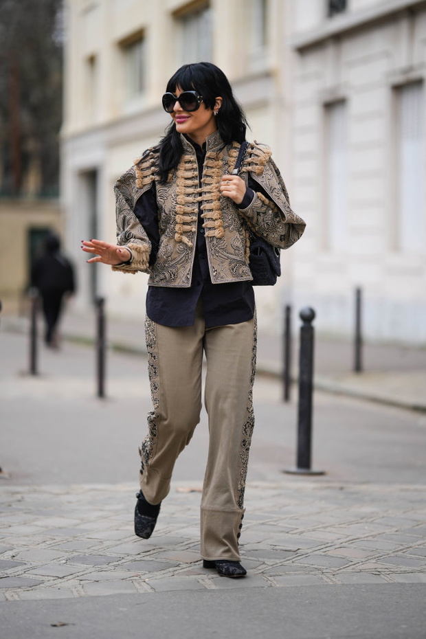 Street Style - Paris Fashion Week - Haute Couture Spring Summer  : Day One