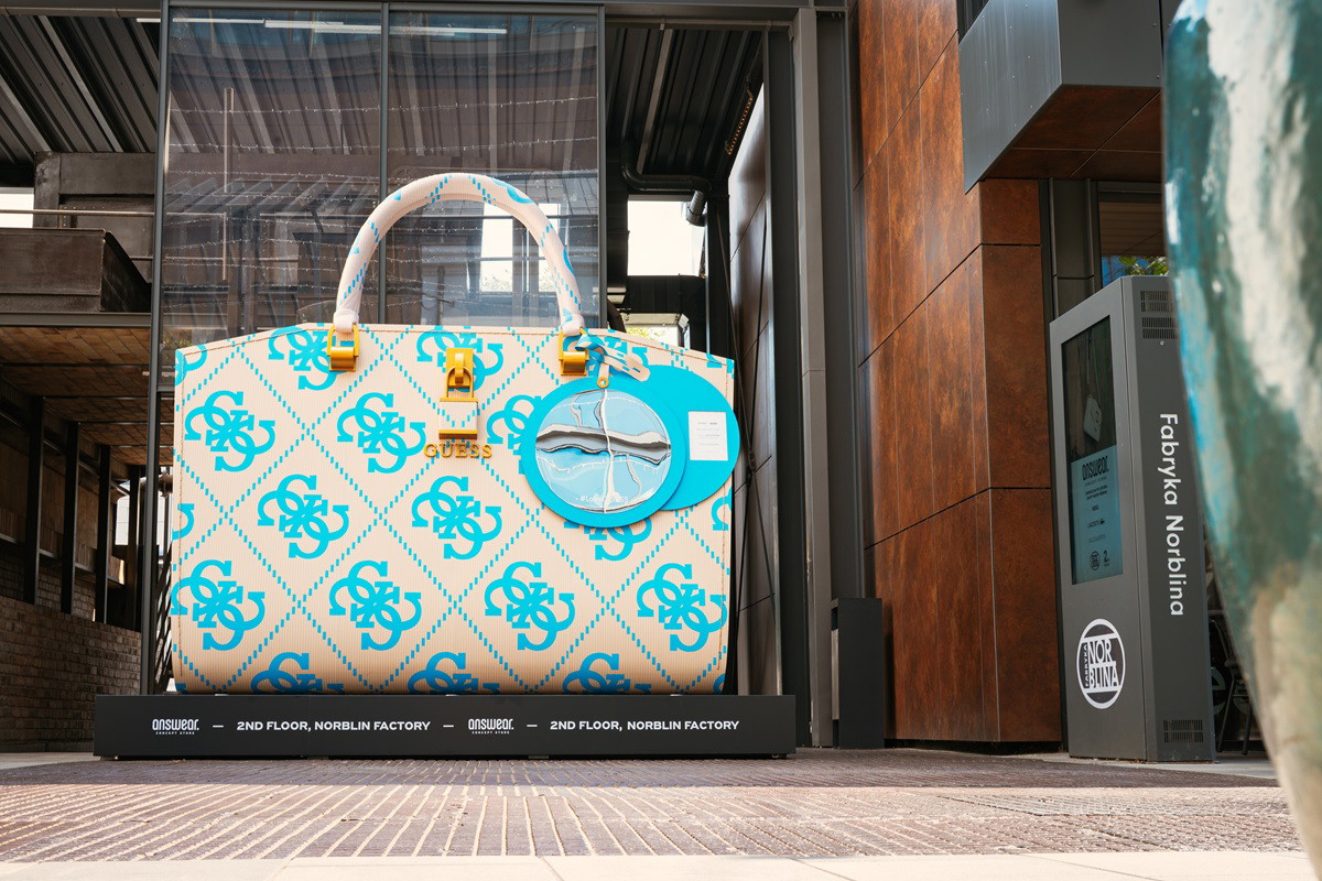 GUESS w Answear Concept Store