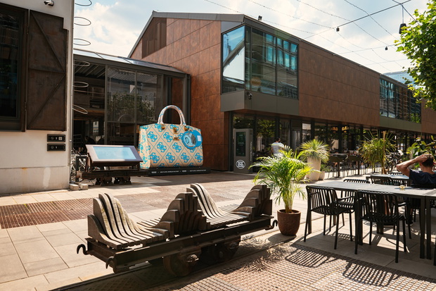 GUESS w Answear Concept Store