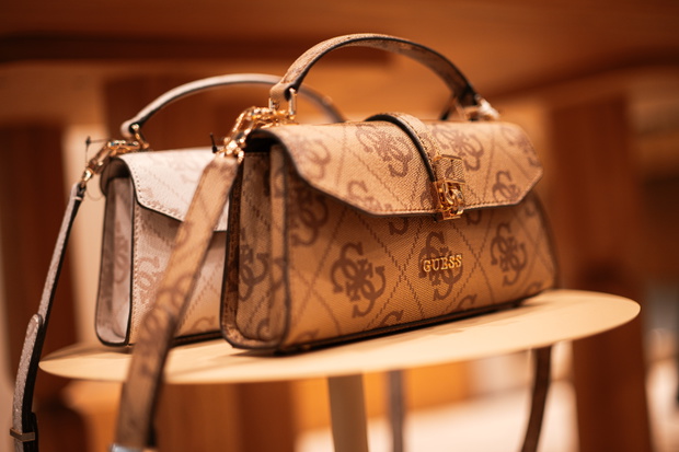 Answear x Guess