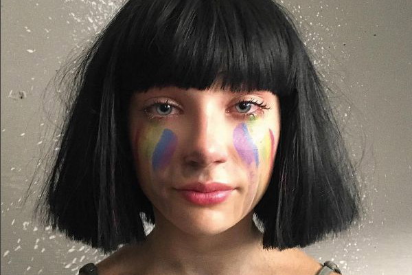 Maddie Ziegler w teledysku "The Greatest"