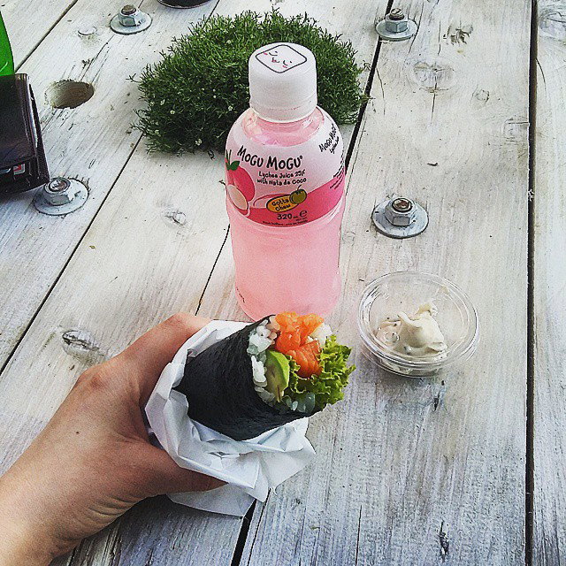 Warszawa pokochała sushi w rolkach!