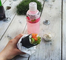 Warszawa pokochała sushi w rolkach!