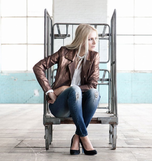 Lookbook Bershka i BSK: glamour kontra hippie