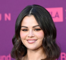 Selena Gomez we fryzurze