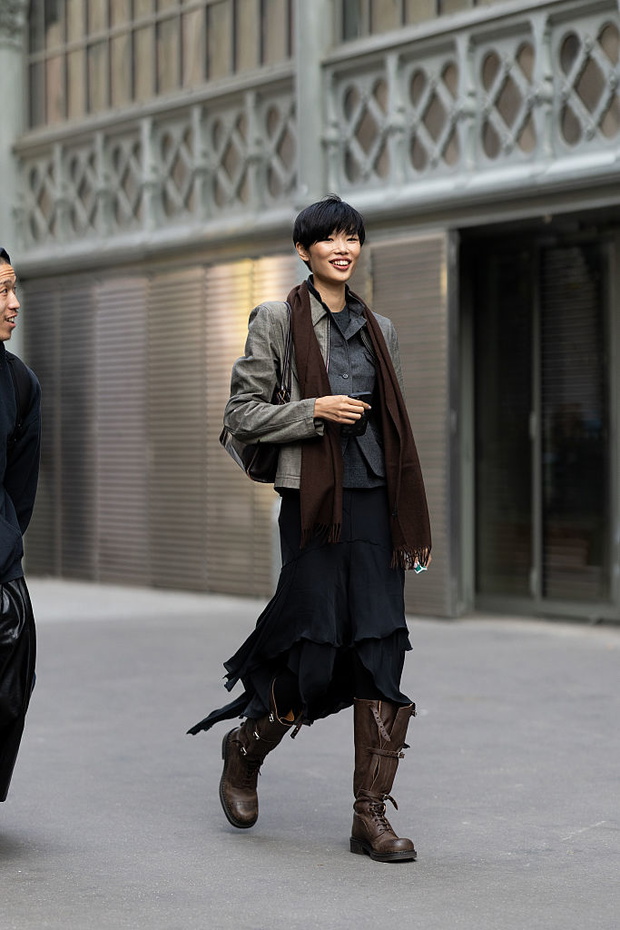 Street Style - Paris Fashion Week - Womenswear Spring Summer 2026 - Day Eight