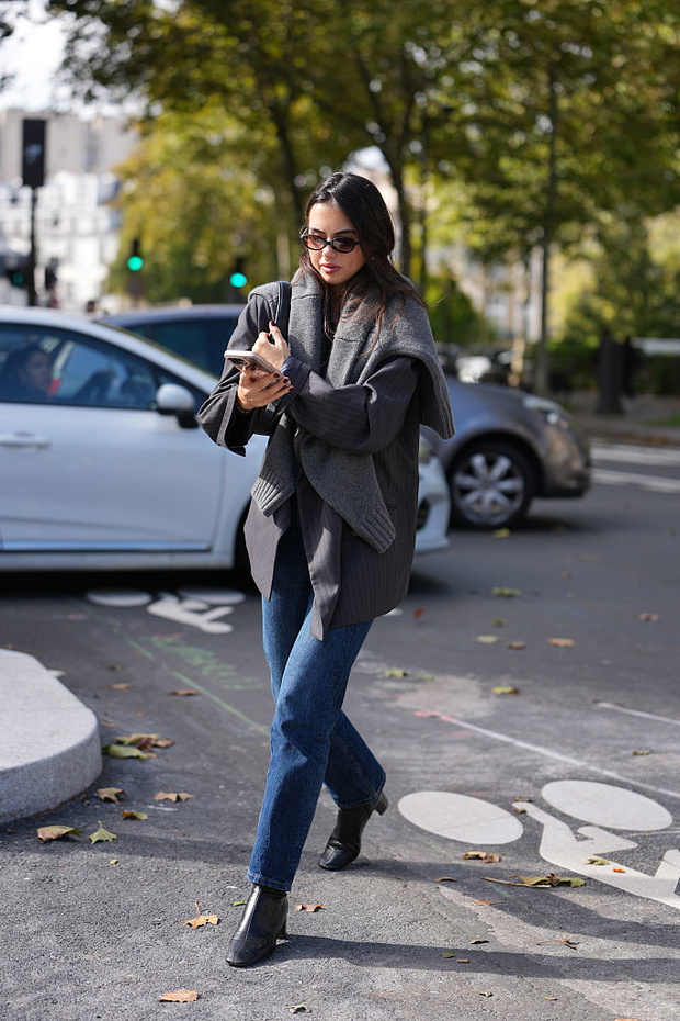 Street Style - Paris Fashion Week - Womenswear Spring Summer 2026 - Day Six