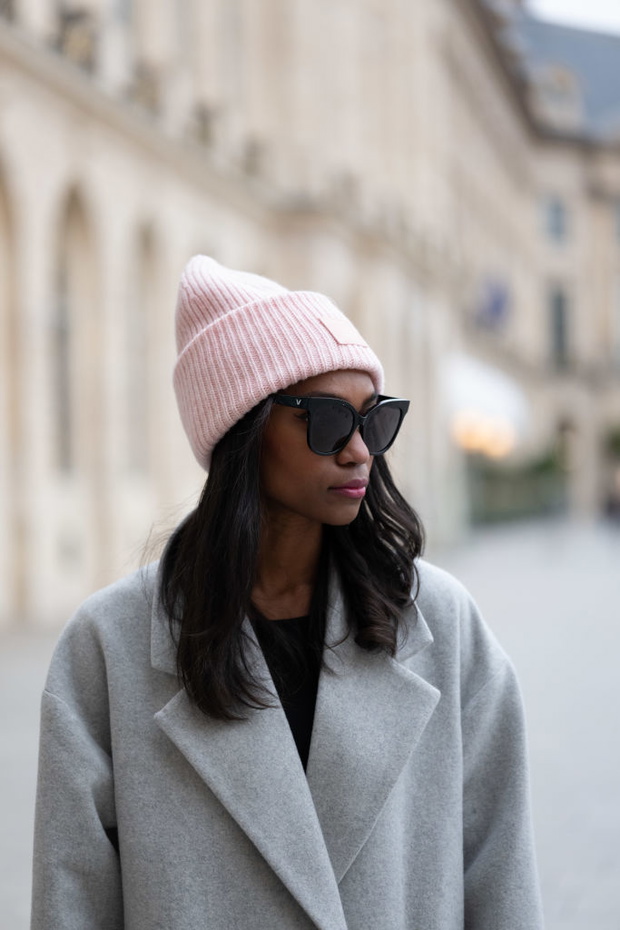 Czapka Naree z wełny merino w kolorze „baby pink” – hit zimy 2025