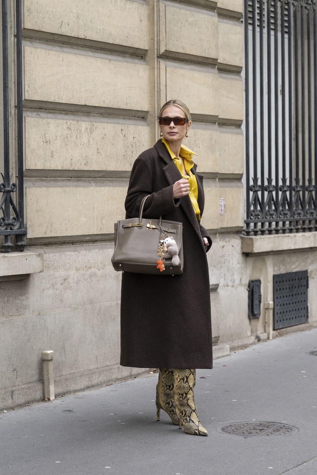Street Style - Paris Fashion Week - Womenswear Spring Summer 2026 - Day Eight