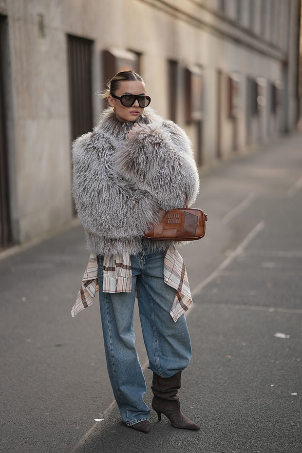 „Cropped shearling jacket” – alternatywa dla puchówki na zimę 2025