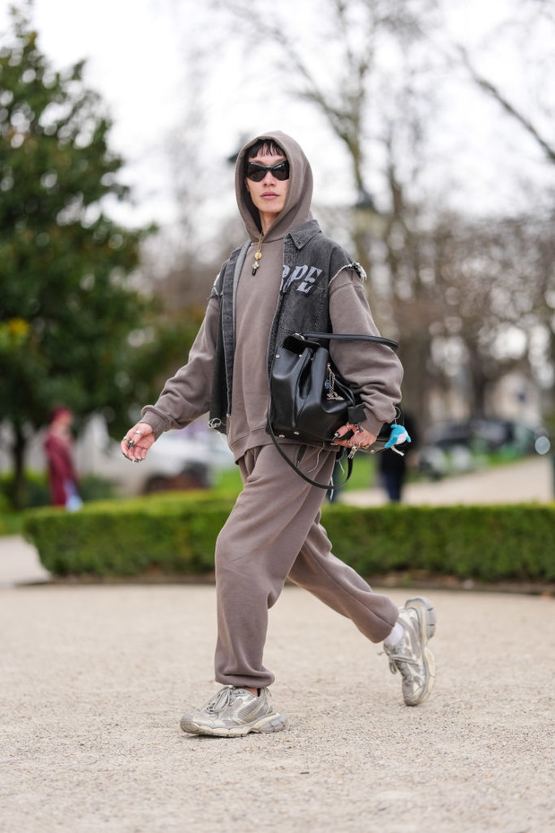 „Cashmere joggers” – hit minimalistek z Kopenhagi na zimę 2025