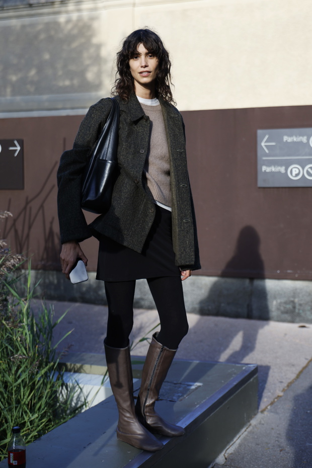 Street Style - Paris Fashion Week - Womenswear Spring Summer 2026 - Day Seven