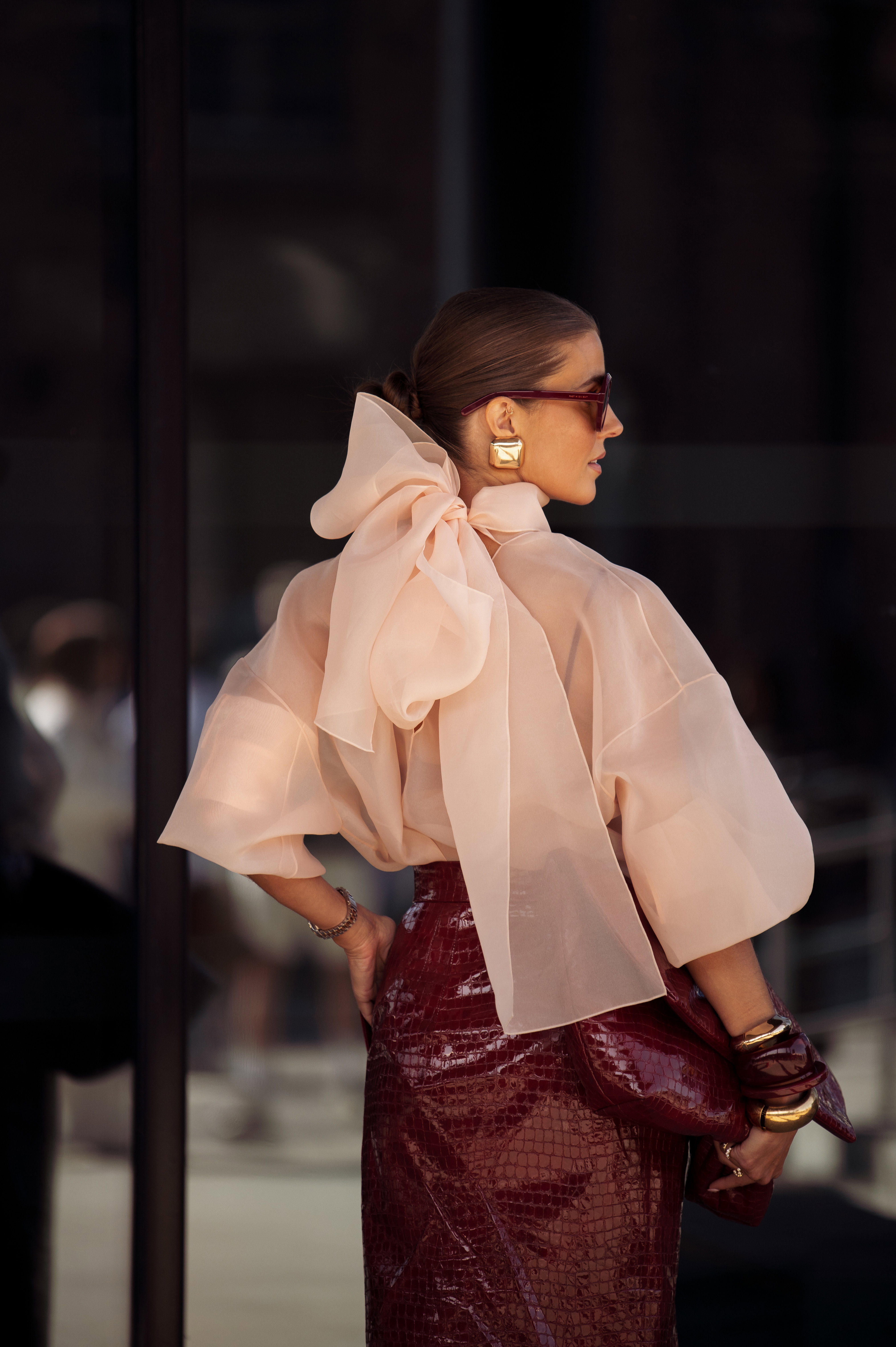 “Papillon blouse” z H&amp;M – świąteczny trend minimalistek 2025