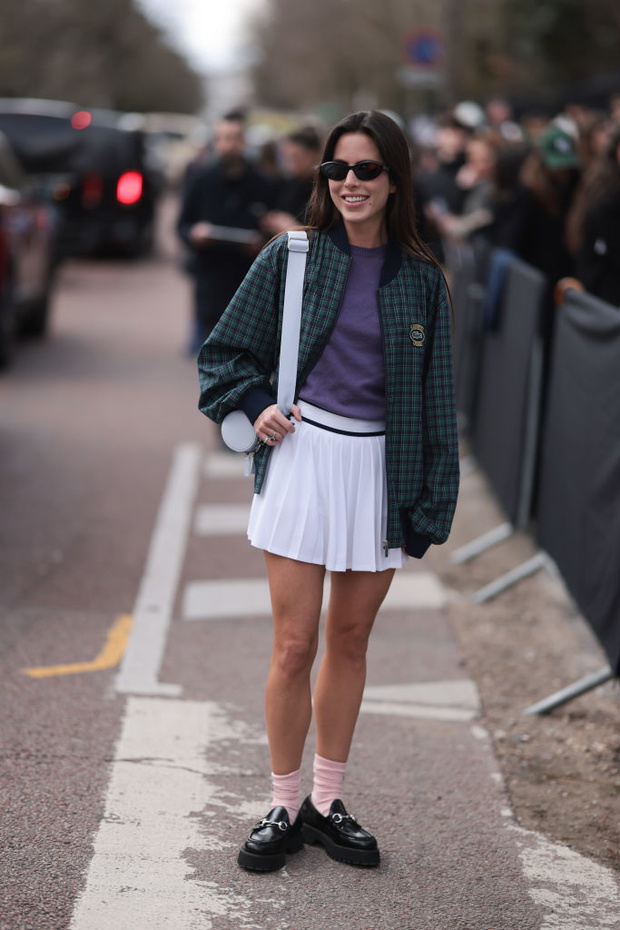 Street Style - Paris Fashion Week - Womenswear Fall/Winter 2024/2025 - Day Nine