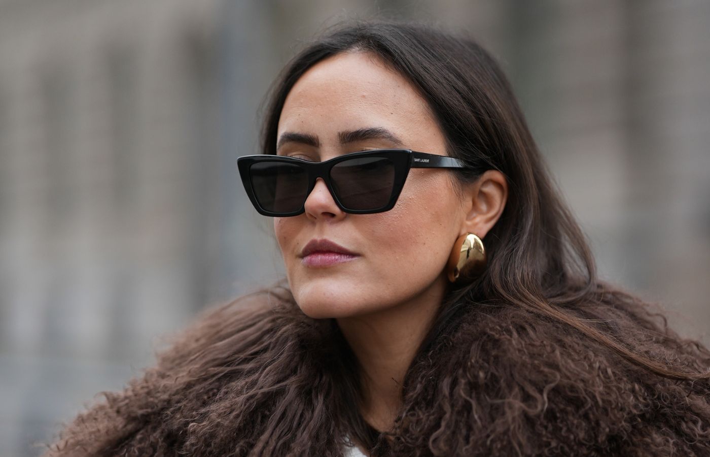Brown lips - trend na zimę 2025