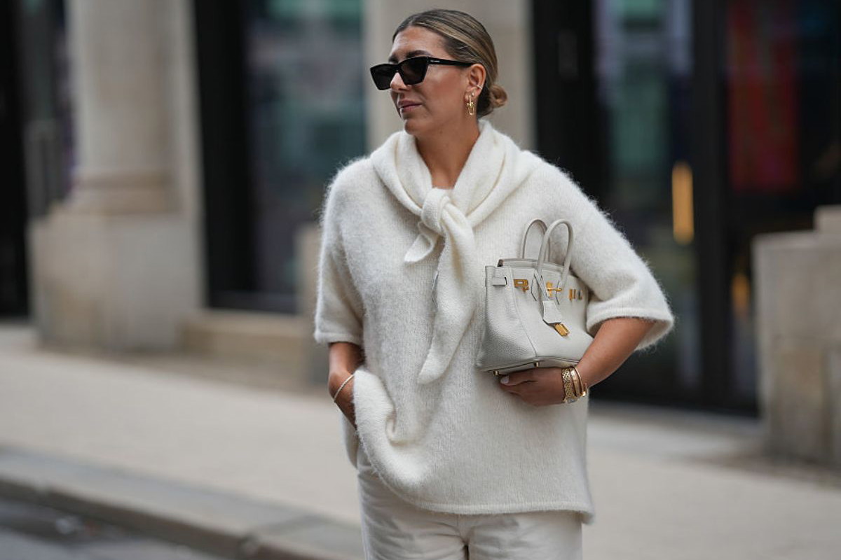 Kremowy „bow sweater” z alpaką z H&M to ideał świątecznych stylizacji