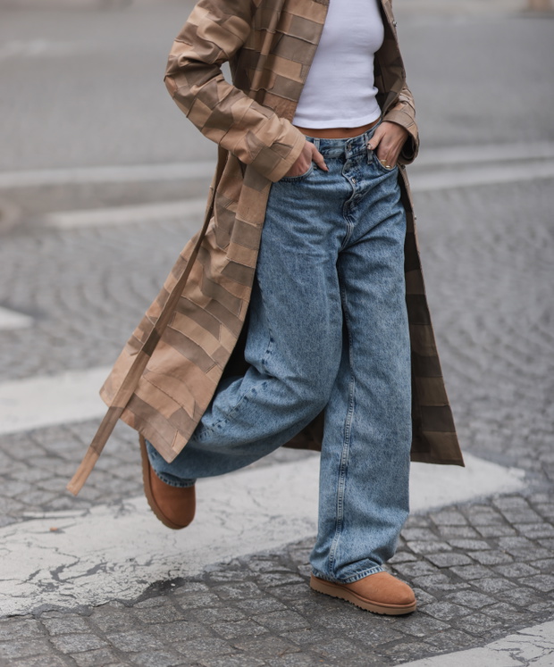 Street Style : Day Five - Paris Fashion Week - Womenswear F/W 2022-2023