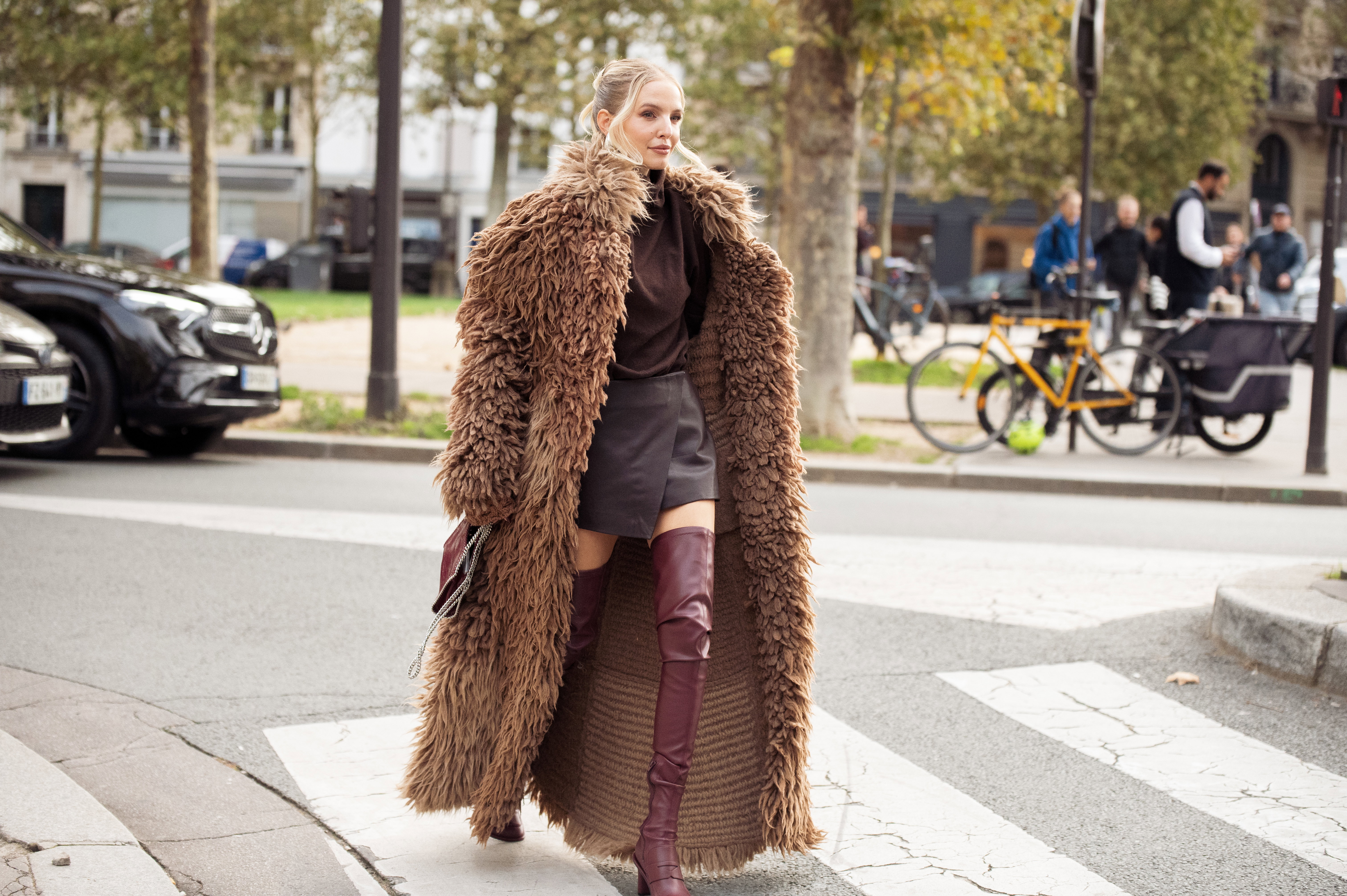 Street Style - Paris Fashion Week - Womenswear Spring/Summer 2025 - Day Eight