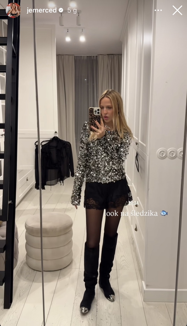 Jessica Mercedes w cekinowej bluzce