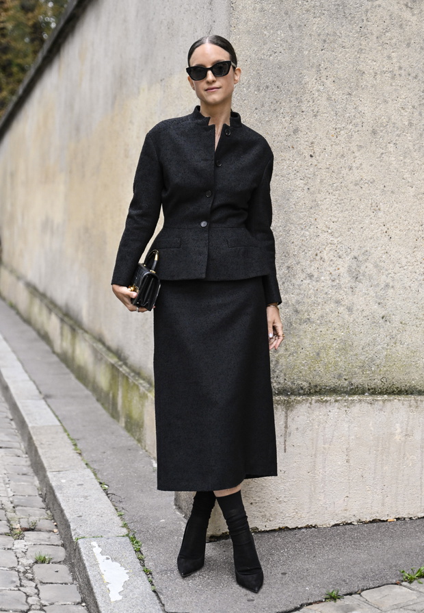 Street Style - Paris Fashion Week - Womenswear Spring/Summer 2025 - Day Two