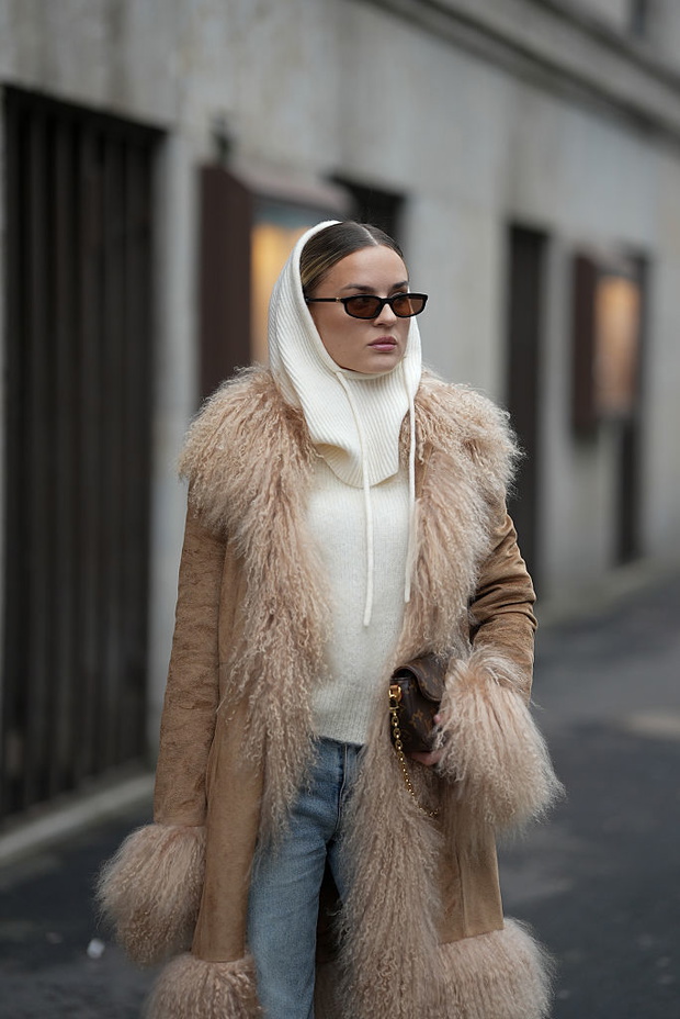 Czapki zimowe 2025 – trendy w stylu scandi-girls