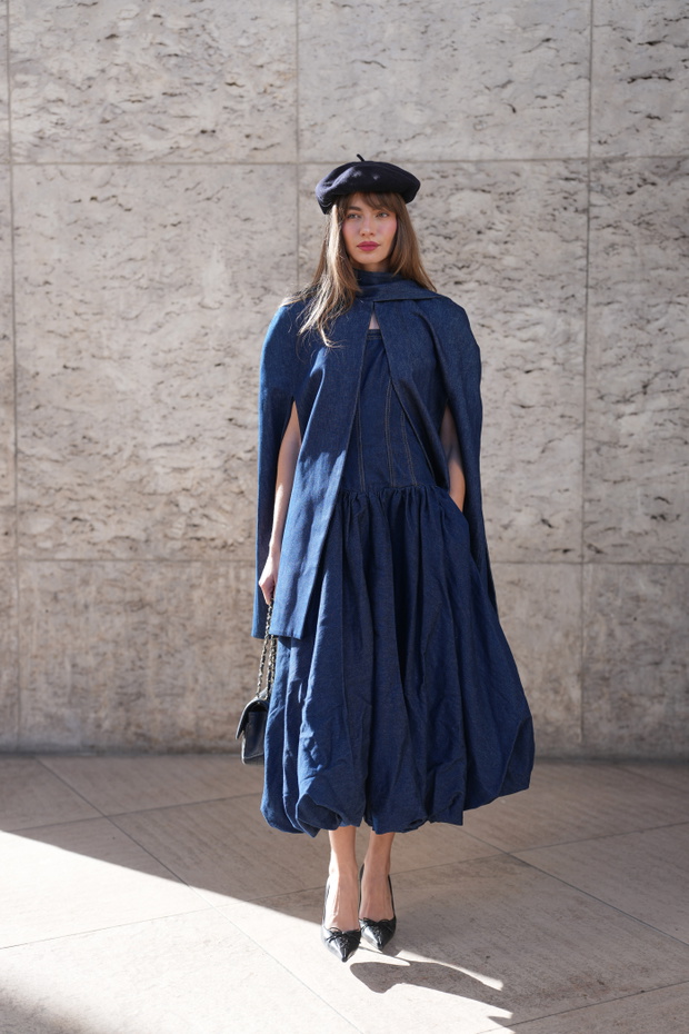 Street Style - Paris Fashion Week - Womenswear Spring Summer 2026 - Day Nine