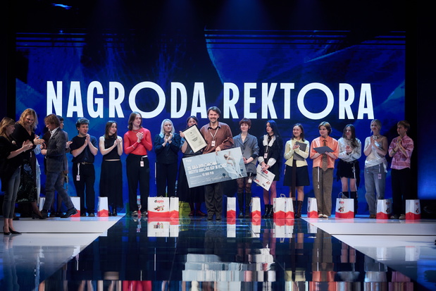 5_Gala_Dyplomowa__fot_Marcin_Kmiecinski_FashionImages