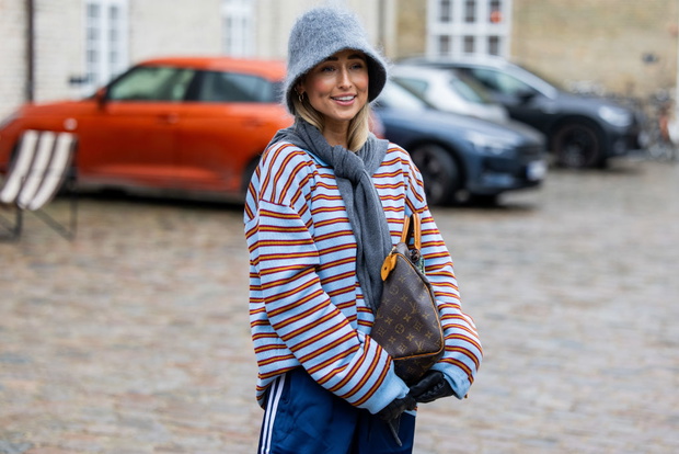 Czapki zimowe 2025 – trendy w stylu scandi-girls