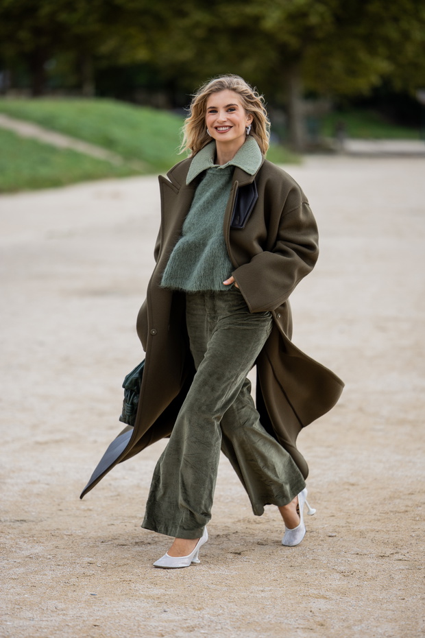 Street Style - Paris Fashion Week - Womenswear Spring/Summer 2025 - Day Five