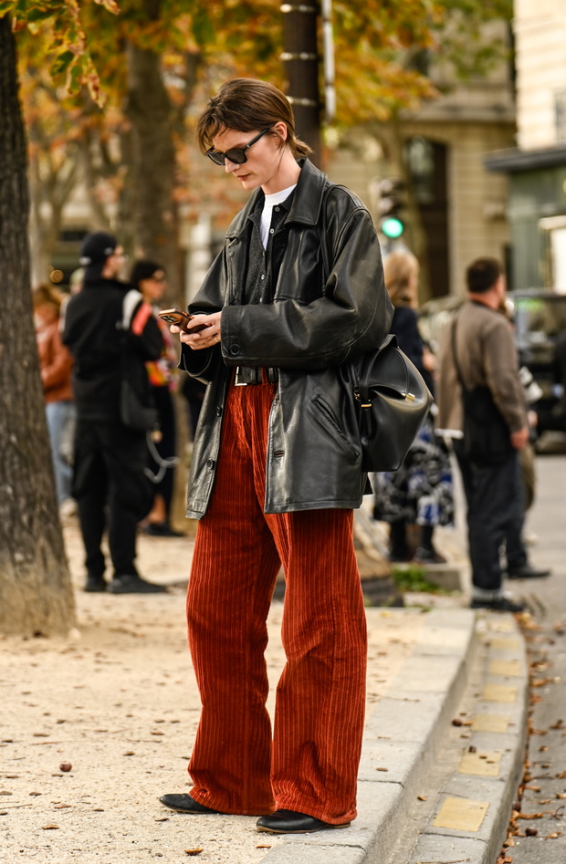 Street Style - Paris Fashion Week - Womenswear Spring Summer 2026 - Day Four