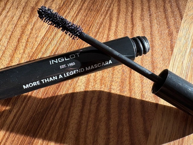 Tusz do rzęs More Than a Legend Inglot