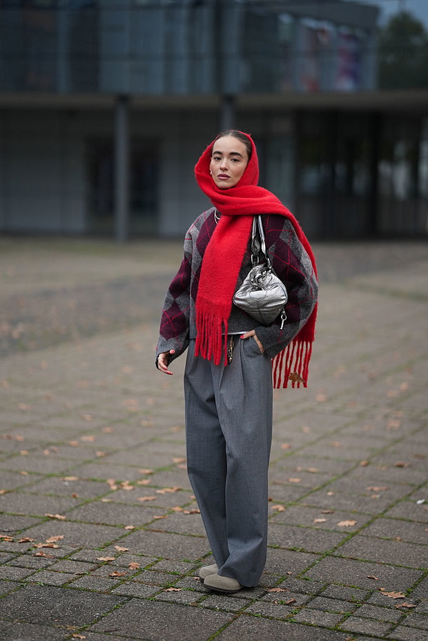 Arctic Fringe Scarf – największy hit TikToka zimą 2025