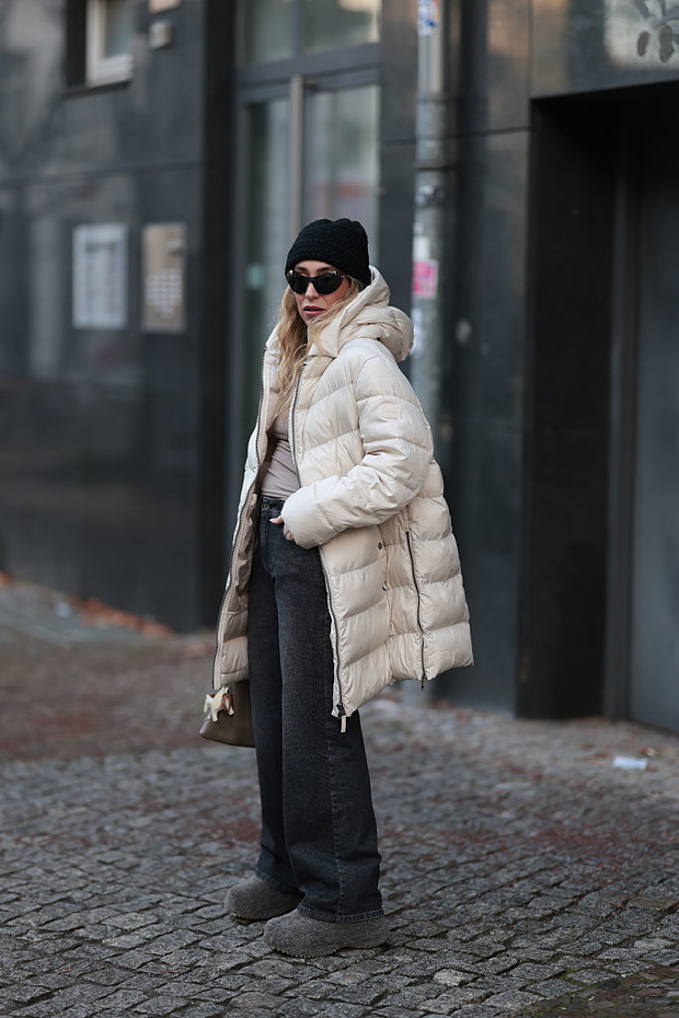 Crystal Pine Coat – płaszcz, który zastępuje czerń zimą 2025