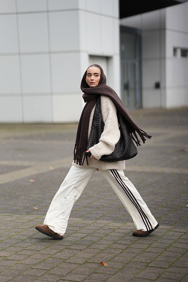 Arctic Fringe Scarf – największy hit TikToka zimą 2025