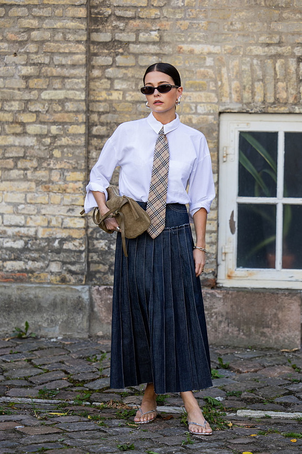 biała koszula