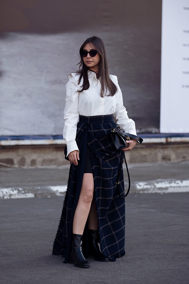 biała koszula